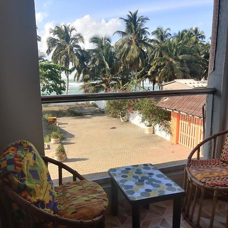 Hotel Afiki à Elmina Extérieur photo