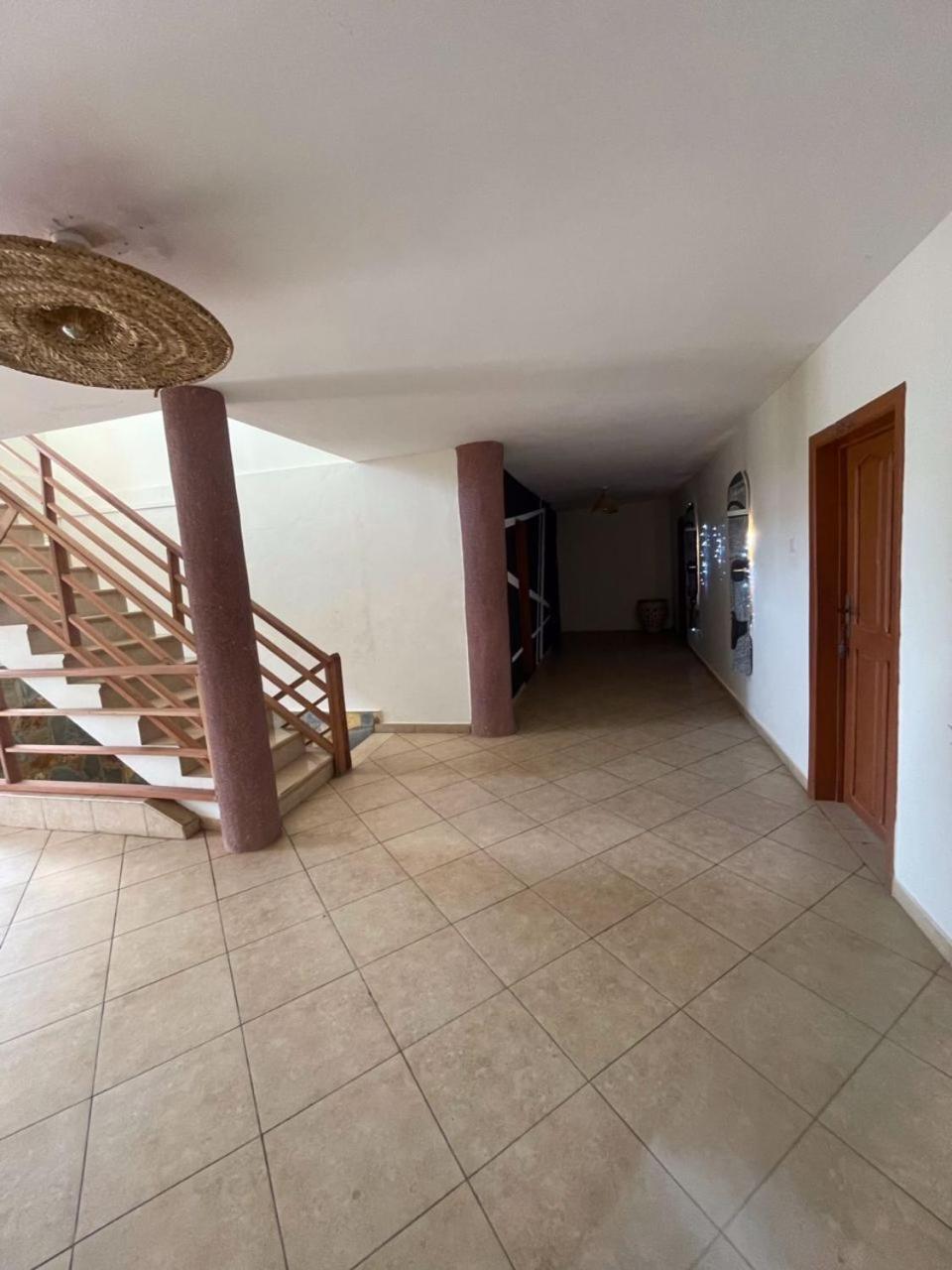 Hotel Afiki à Elmina Extérieur photo