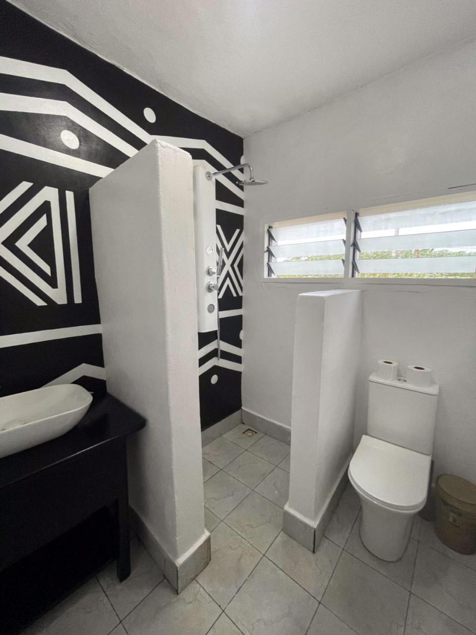 Hotel Afiki à Elmina Extérieur photo