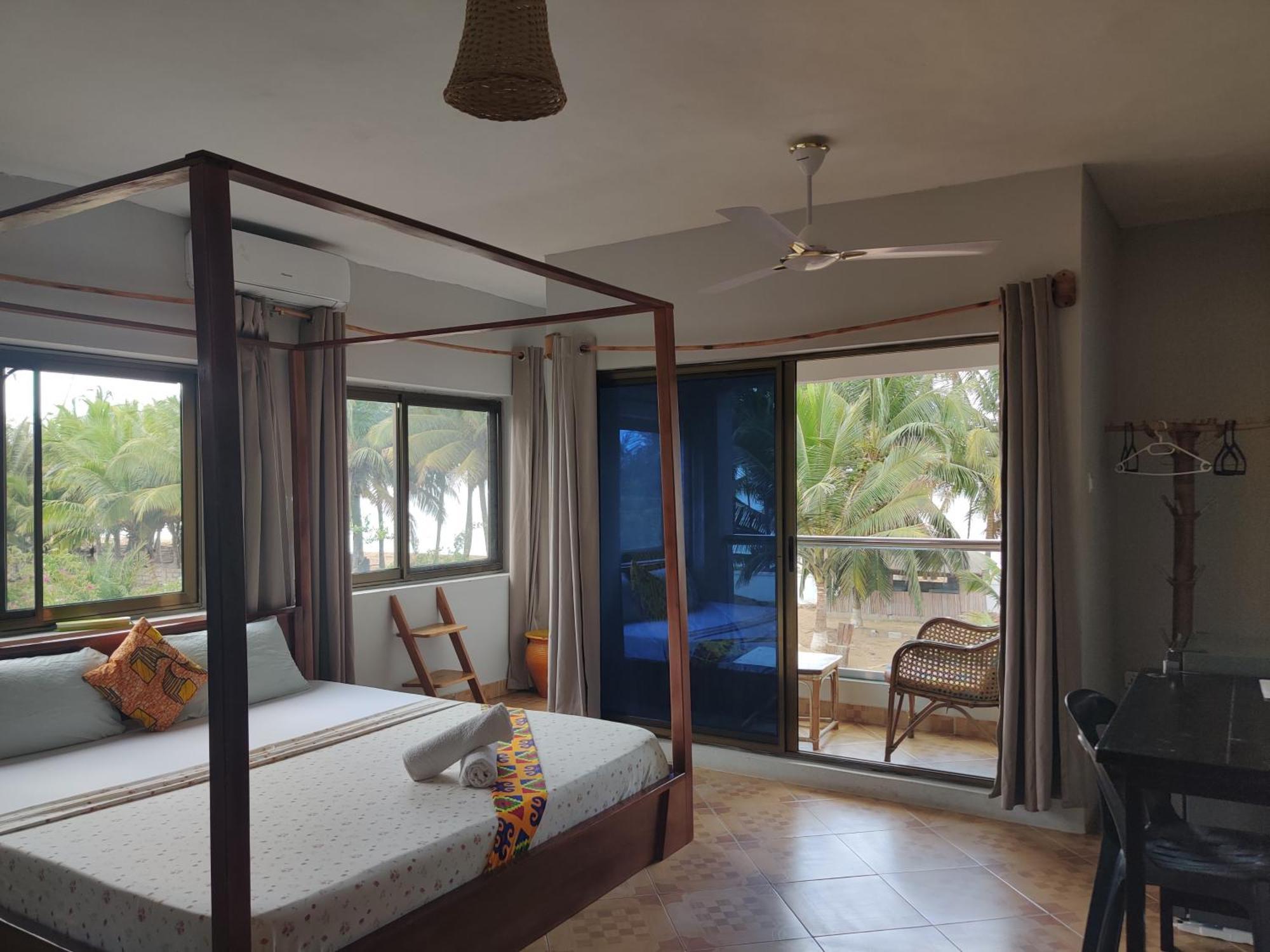 Hotel Afiki à Elmina Extérieur photo