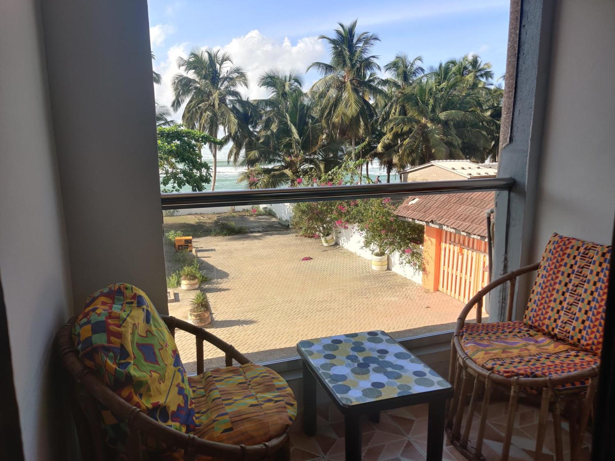 Hotel Afiki à Elmina Extérieur photo