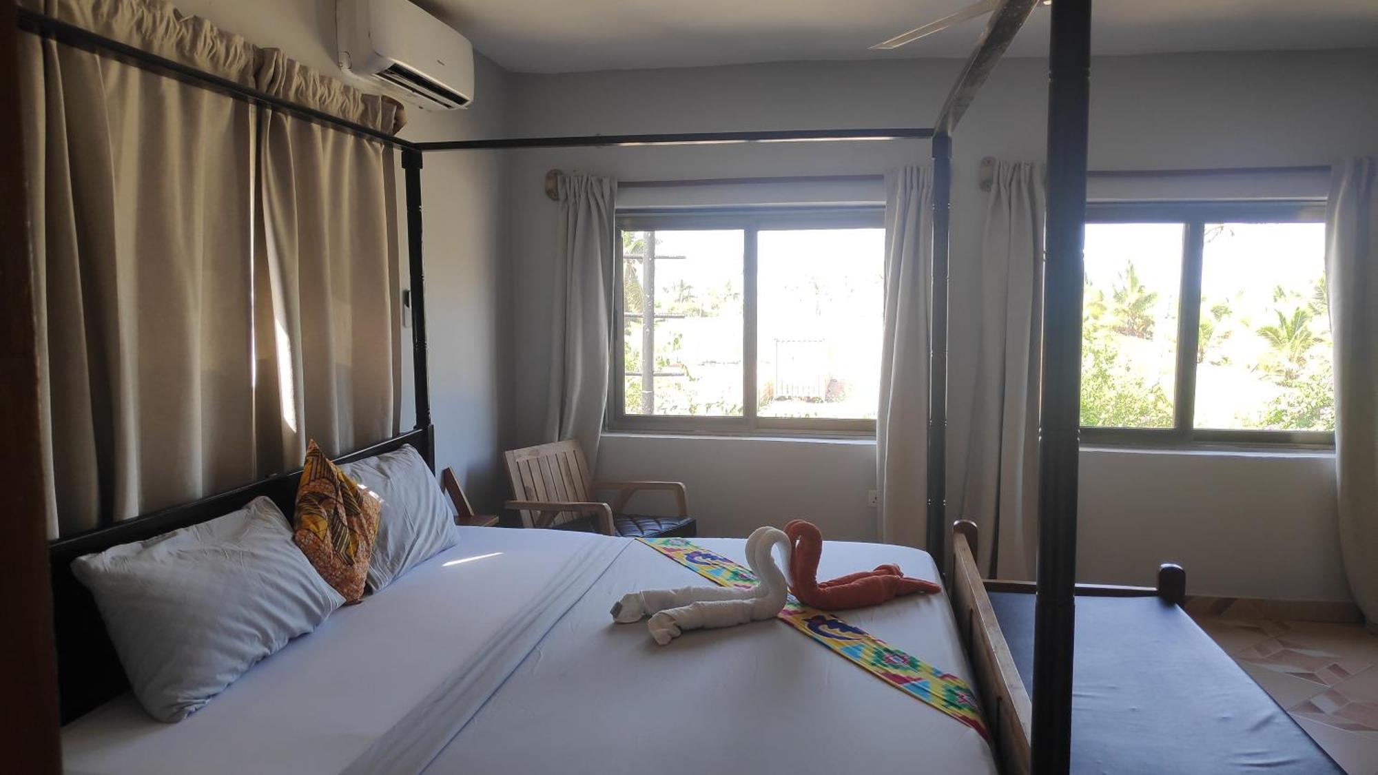 Hotel Afiki à Elmina Extérieur photo