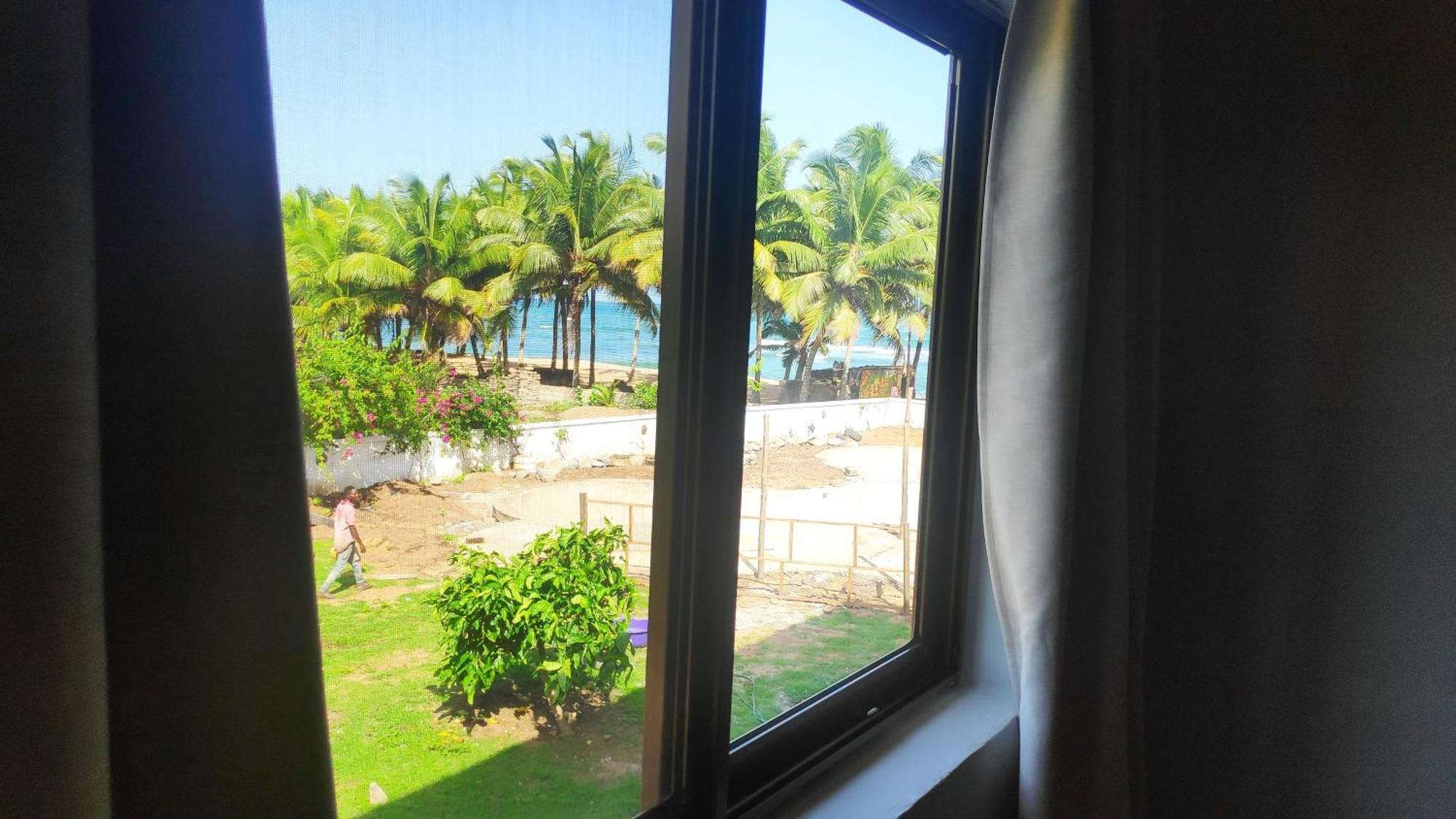 Hotel Afiki à Elmina Extérieur photo