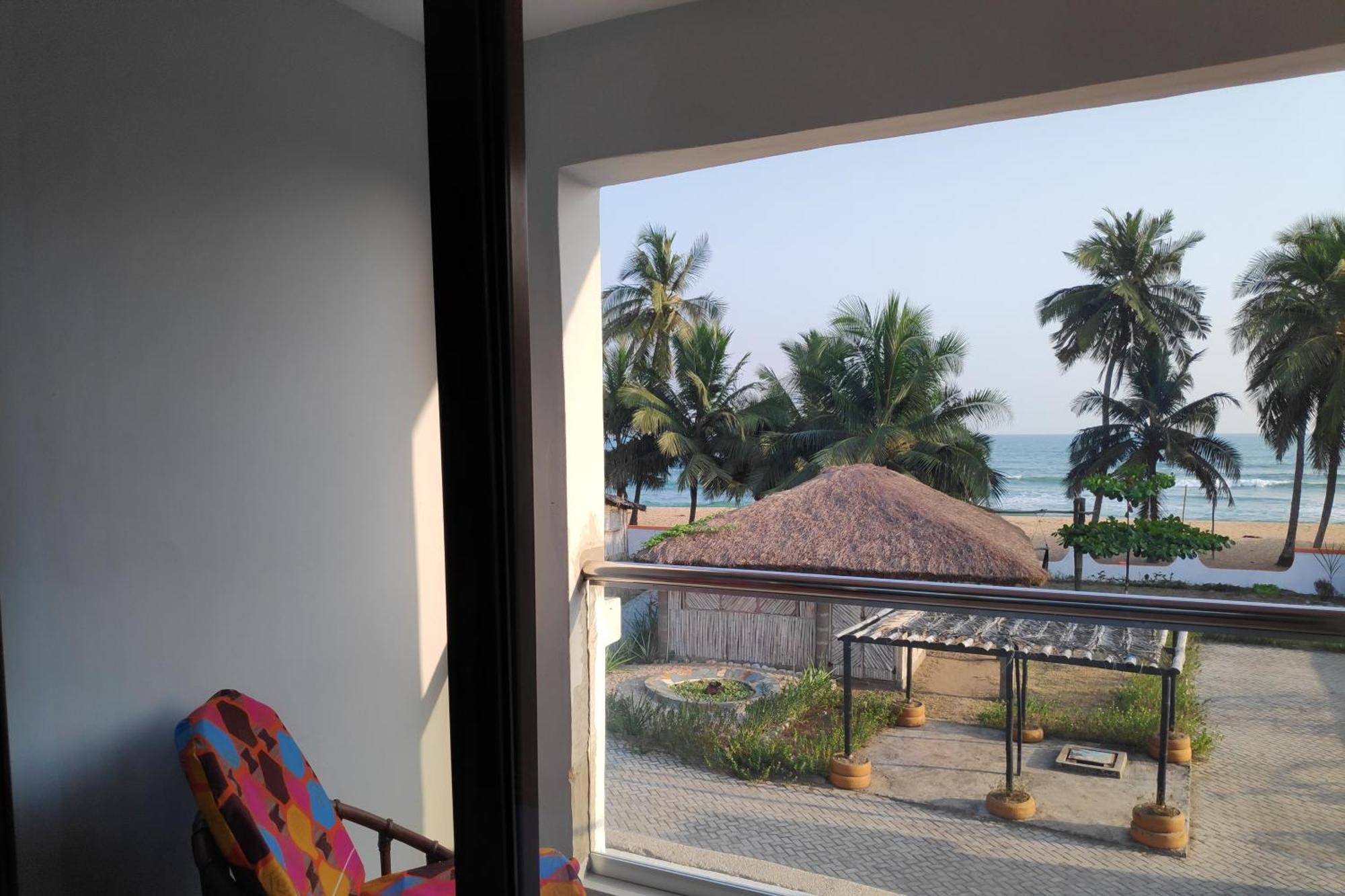 Hotel Afiki à Elmina Extérieur photo