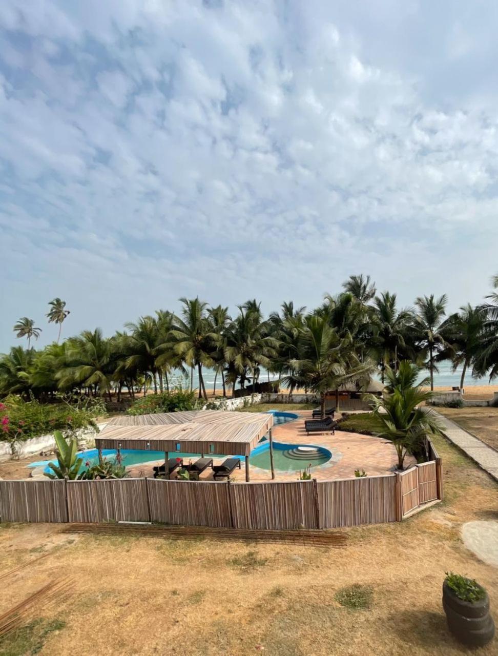 Hotel Afiki à Elmina Extérieur photo
