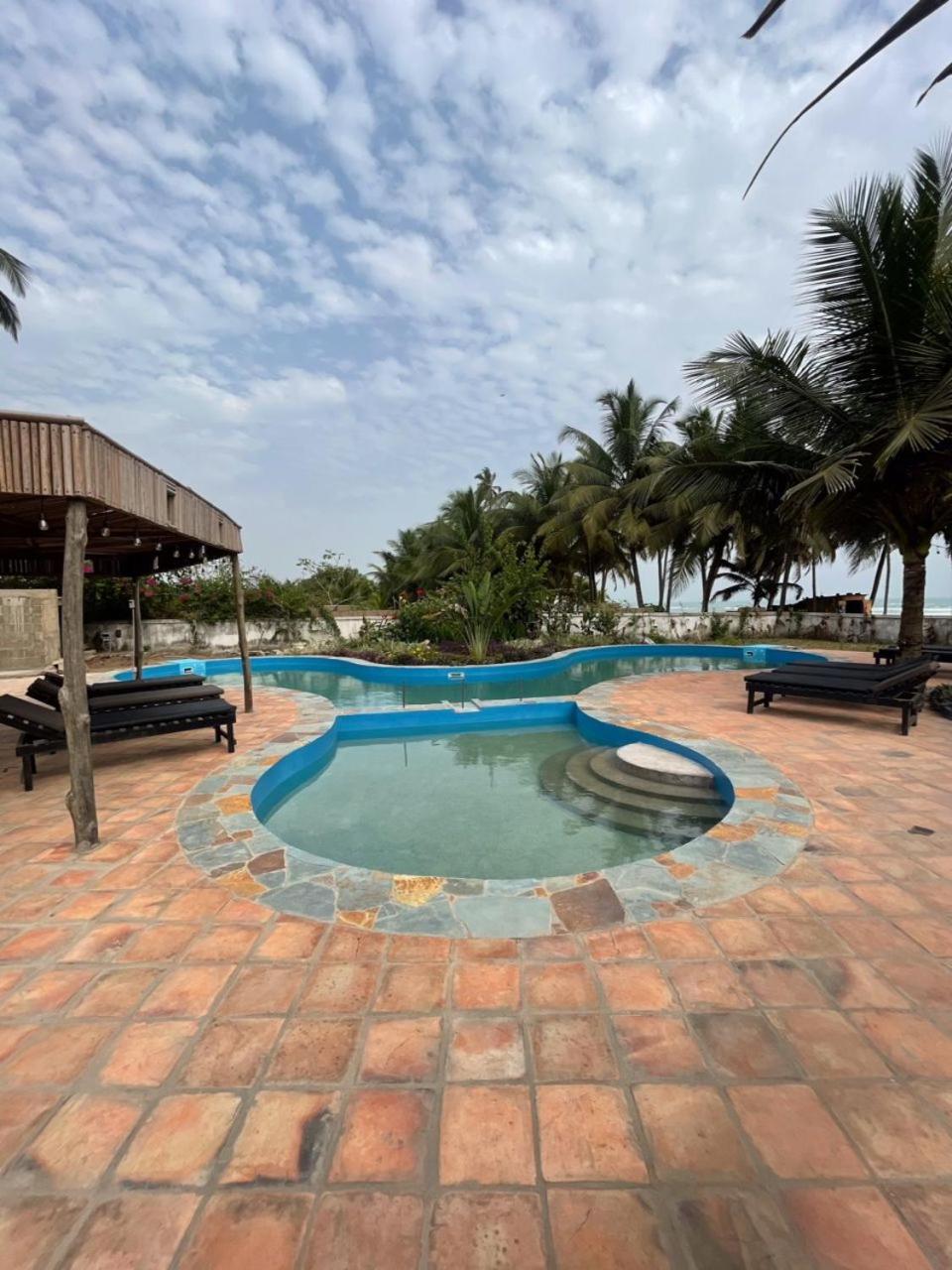 Hotel Afiki à Elmina Extérieur photo