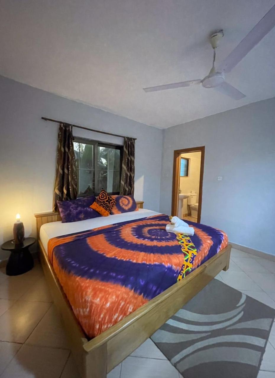 Hotel Afiki à Elmina Extérieur photo