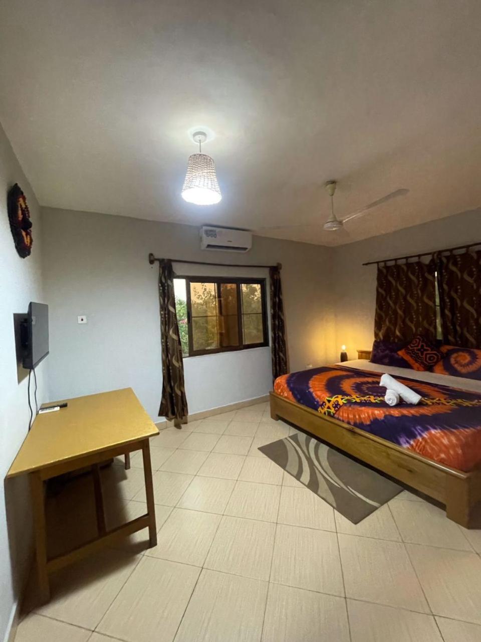 Hotel Afiki à Elmina Extérieur photo